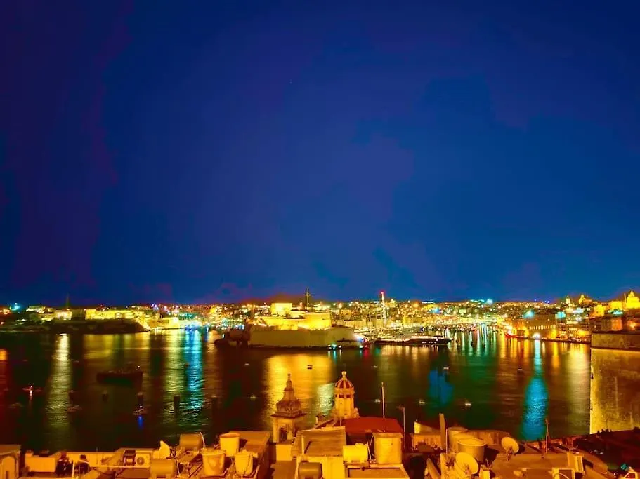 Ripple 23 Savynomad Harbour Residences Valletta Holiday home